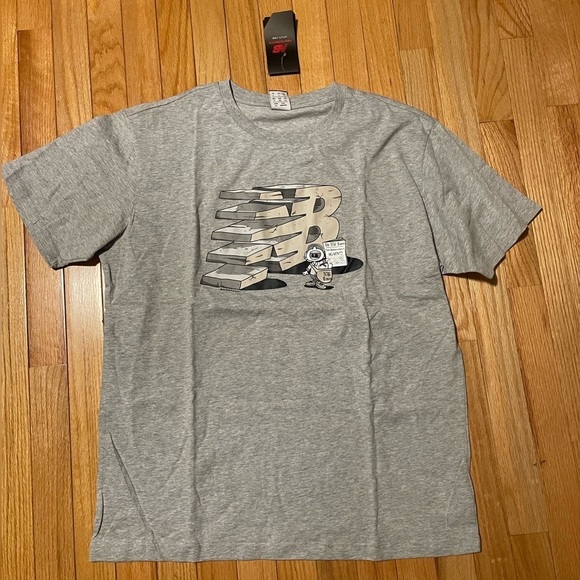 NWT New Balance Grey Tee Shirt Size Large - Picture 1 of 10